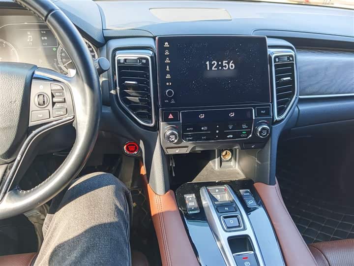 Фото 10 - Honda UR-V