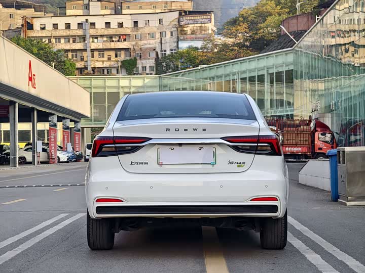 Фото 16 - Roewe i6 Max EV