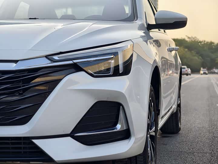 Фото 20 - Roewe i6 Max EV