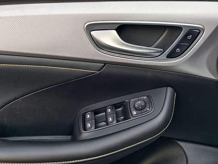 Фото 5 - Roewe i6 Max EV