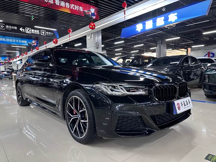 Фото 3 - BMW 5 Series