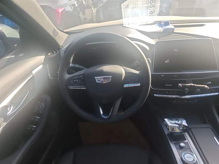 Фото 11 - Cadillac CT5