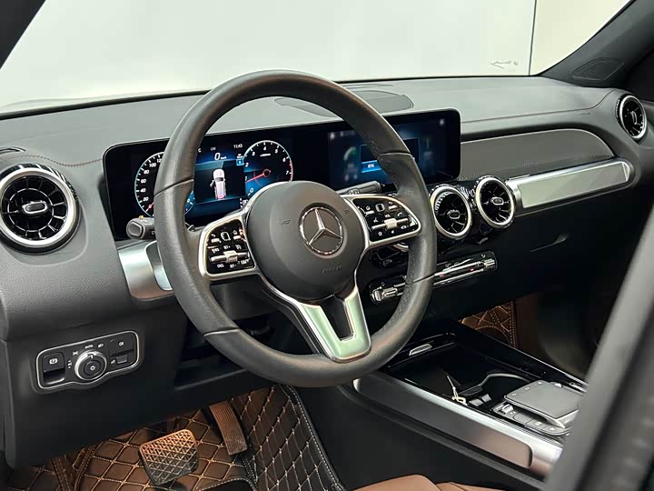 Фото 10 - Mercedes-Benz GLB-Class