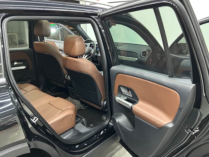 Фото 13 - Mercedes-Benz GLB-Class