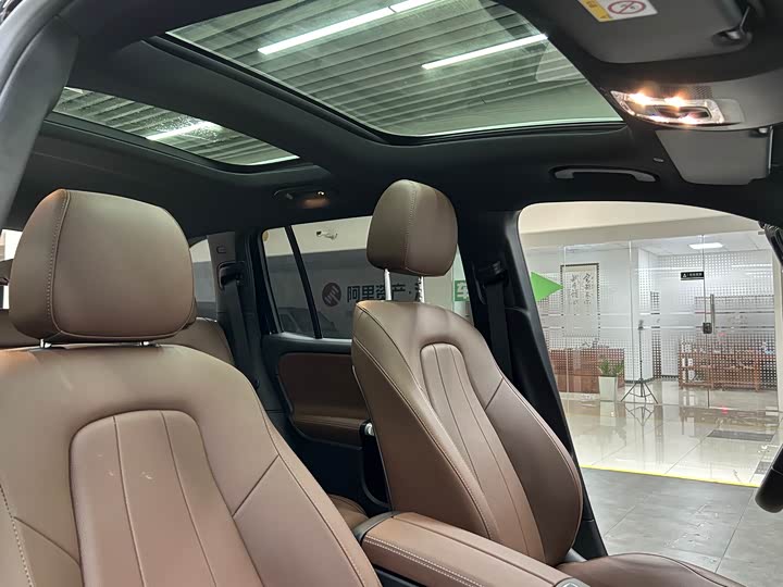 Фото 14 - Mercedes-Benz GLB-Class