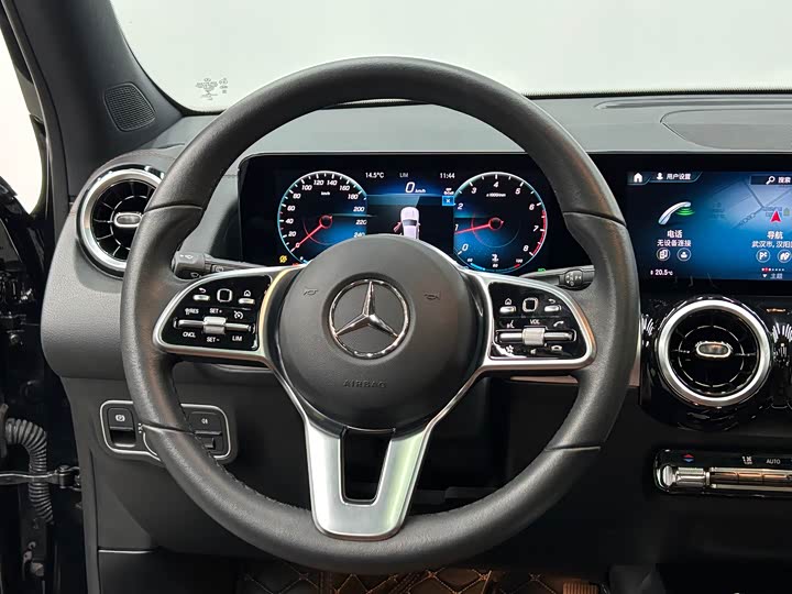 Фото 15 - Mercedes-Benz GLB-Class