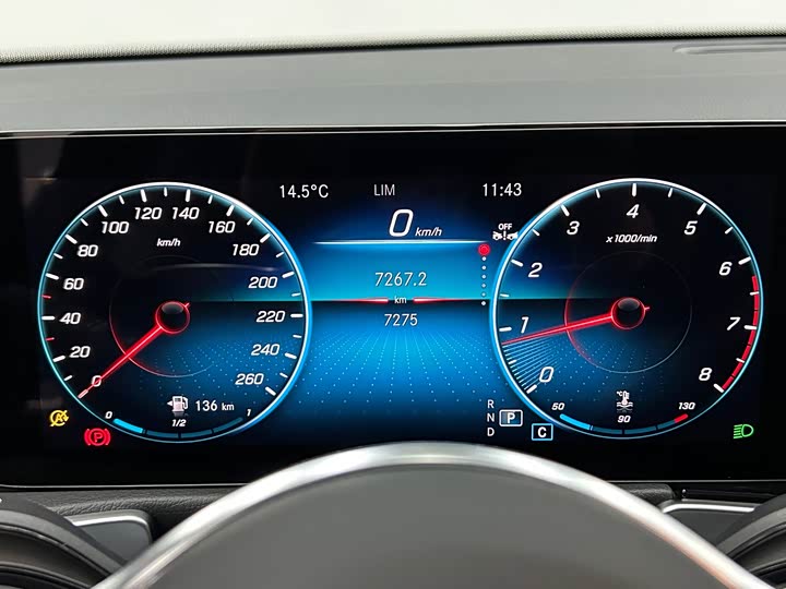 Фото 16 - Mercedes-Benz GLB-Class