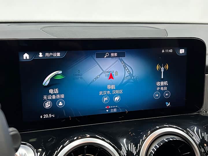 Фото 17 - Mercedes-Benz GLB-Class