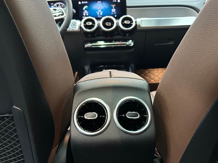 Фото 19 - Mercedes-Benz GLB-Class