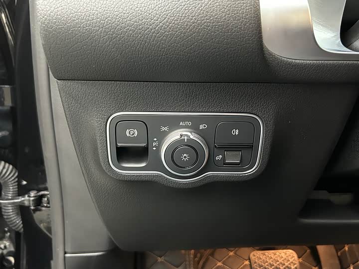 Фото 20 - Mercedes-Benz GLB-Class