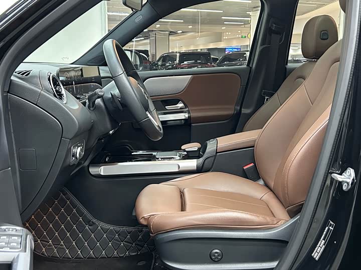 Фото 9 - Mercedes-Benz GLB-Class