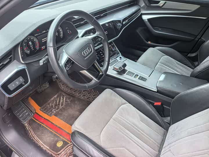 Фото 4 - Audi A6L