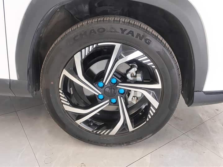 Фото 6 - Geely Atlas