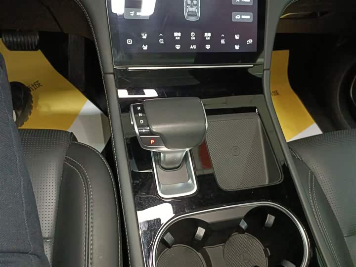 Фото 14 - LiXiang One