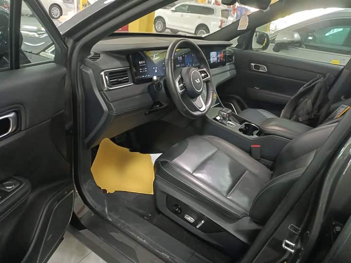 Фото 15 - LiXiang One