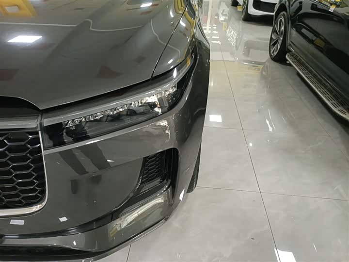 Фото 23 - LiXiang One