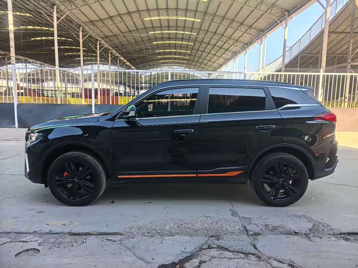 Фото 6 - Geely Atlas