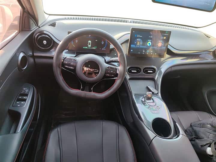 Фото 11 - BYD E2