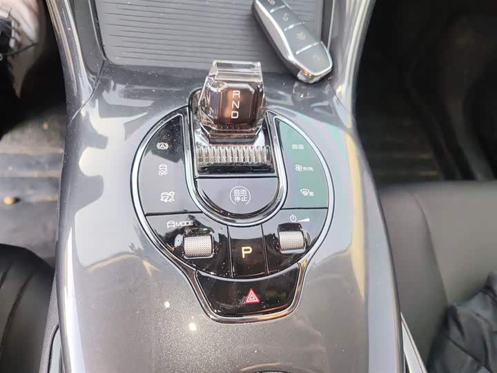 Фото 14 - BYD E2