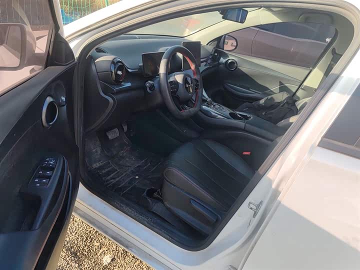 Фото 15 - BYD E2