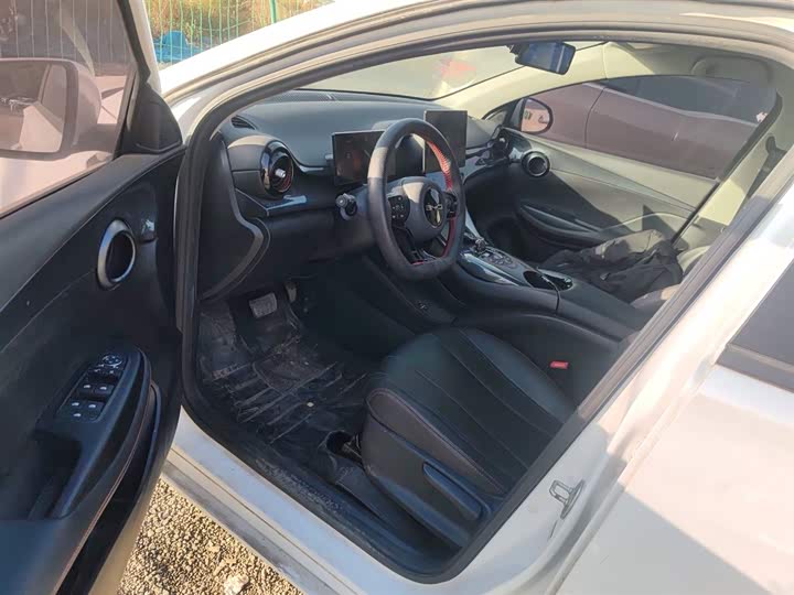 Фото 16 - BYD E2