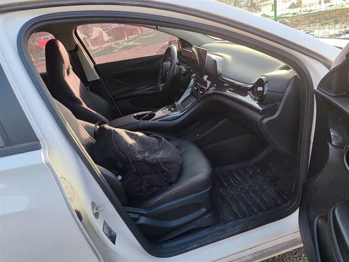 Фото 25 - BYD E2