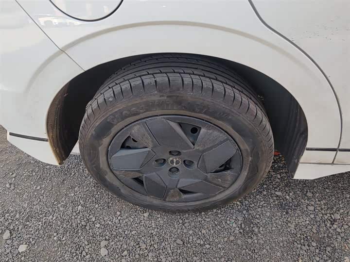 Фото 26 - BYD E2