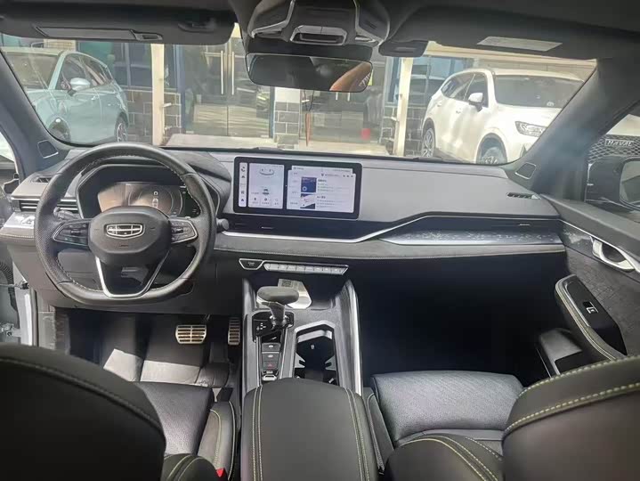 Фото 6 - Geely Preface