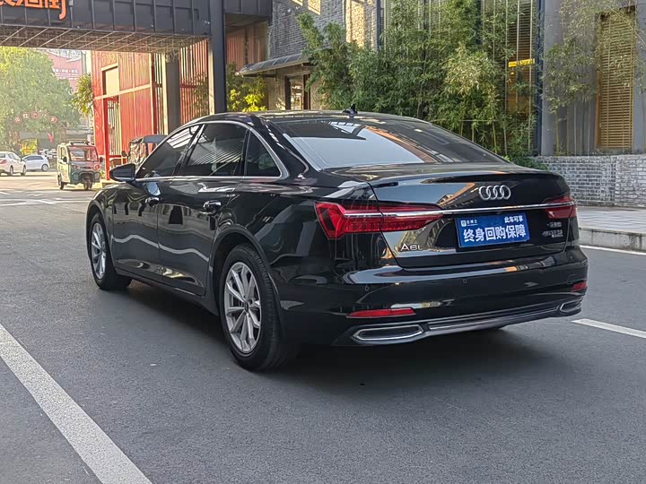 Фото 10 - Audi A6L