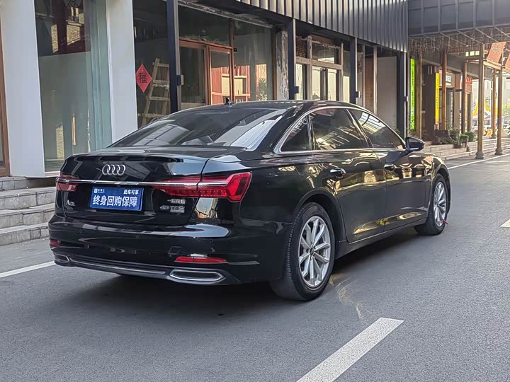 Фото 12 - Audi A6L