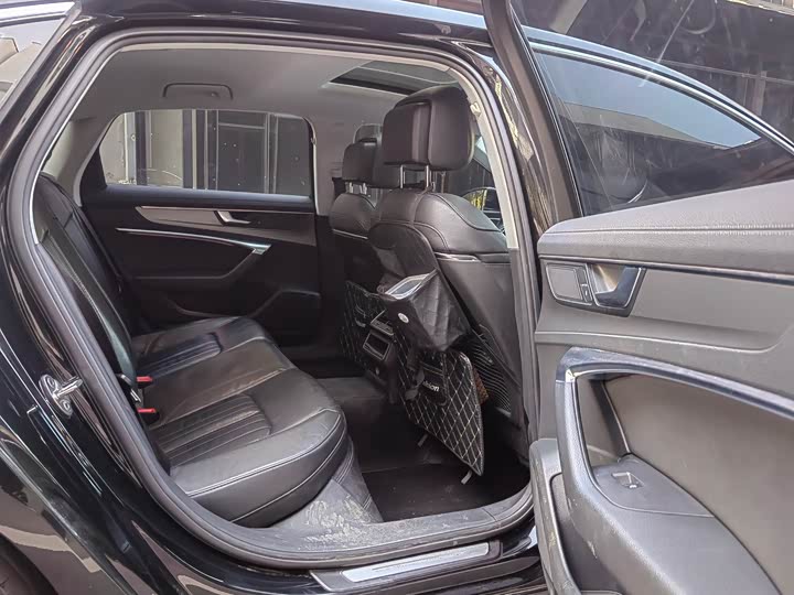 Фото 7 - Audi A6L