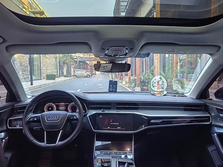 Фото 8 - Audi A6L