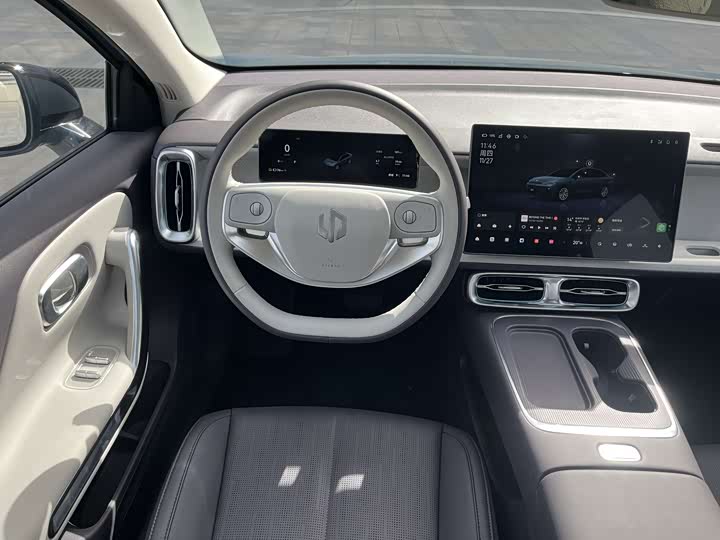 Фото 10 - Leapmotor B01