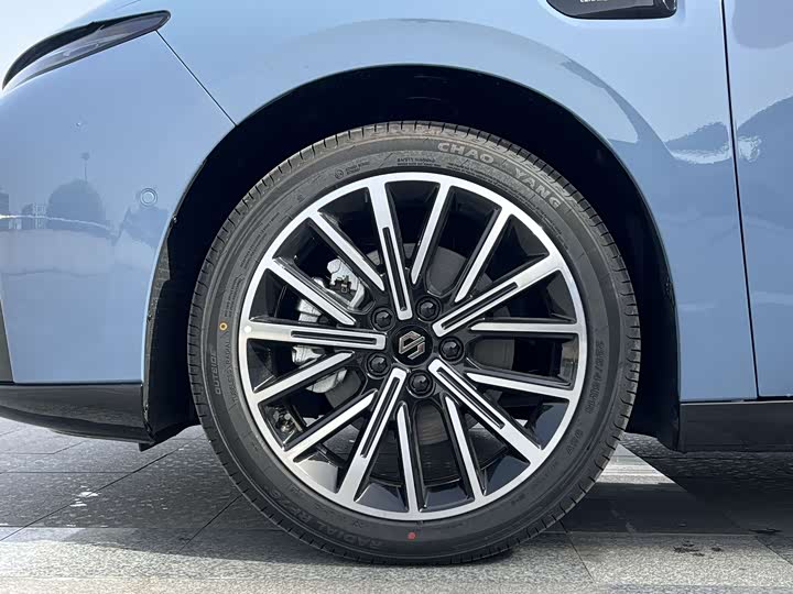 Фото 18 - Leapmotor B01