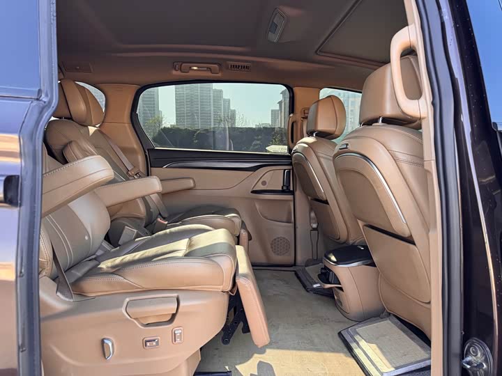 Фото 6 - Buick GL8 ES