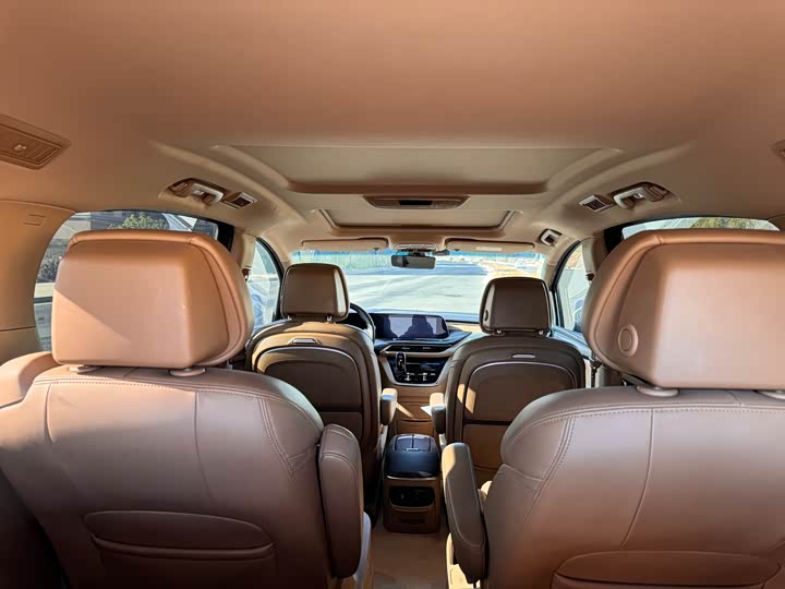 Фото 7 - Buick GL8 ES