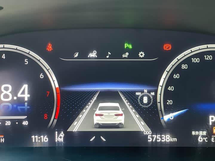 Фото 12 - Toyota Camry