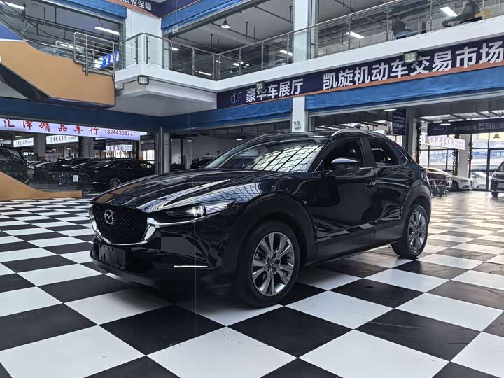 Фото 1 - Mazda CX-30