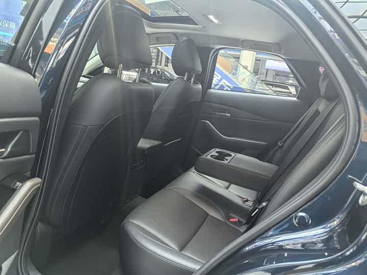 Фото 10 - Mazda CX-30