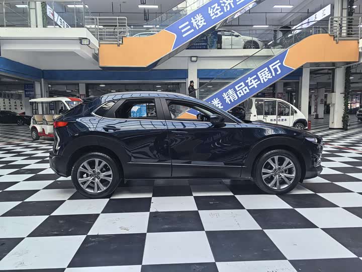 Фото 4 - Mazda CX-30