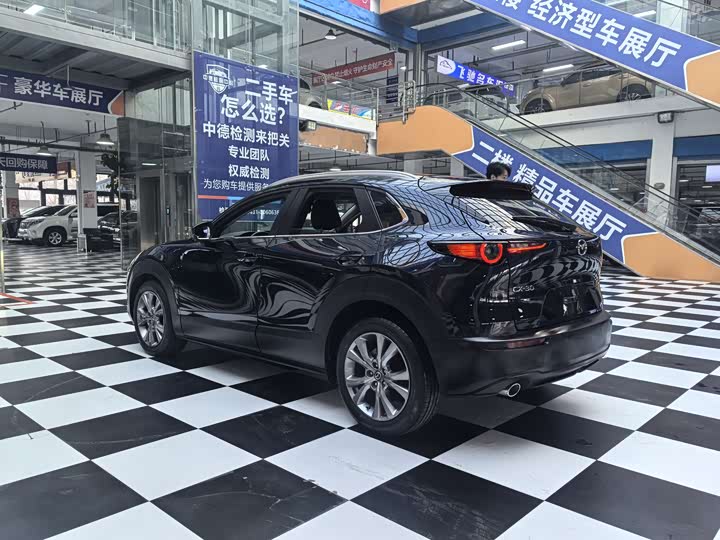 Фото 7 - Mazda CX-30