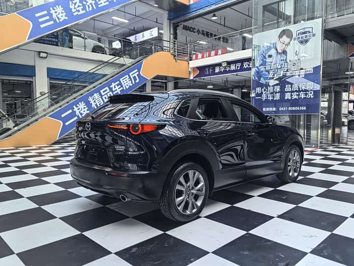 Фото 8 - Mazda CX-30