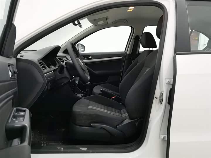 Фото 10 - Volkswagen Lavida