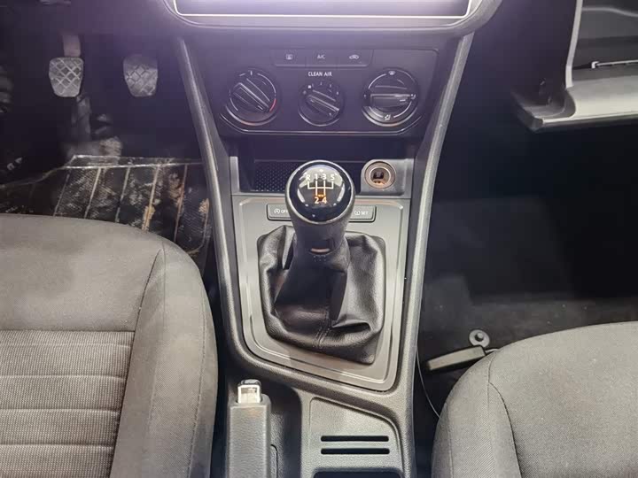 Фото 13 - Volkswagen Lavida