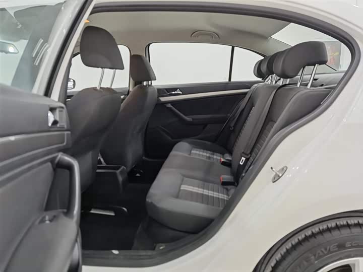 Фото 15 - Volkswagen Lavida