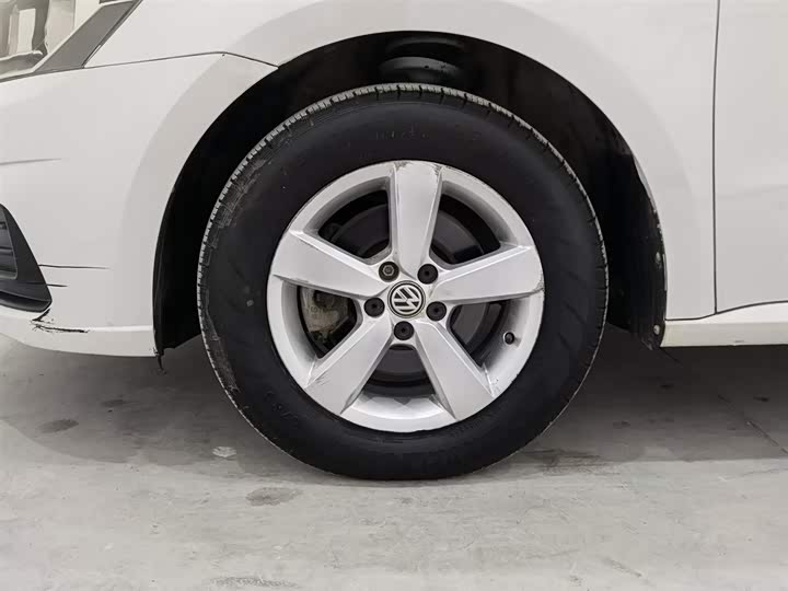 Фото 17 - Volkswagen Lavida