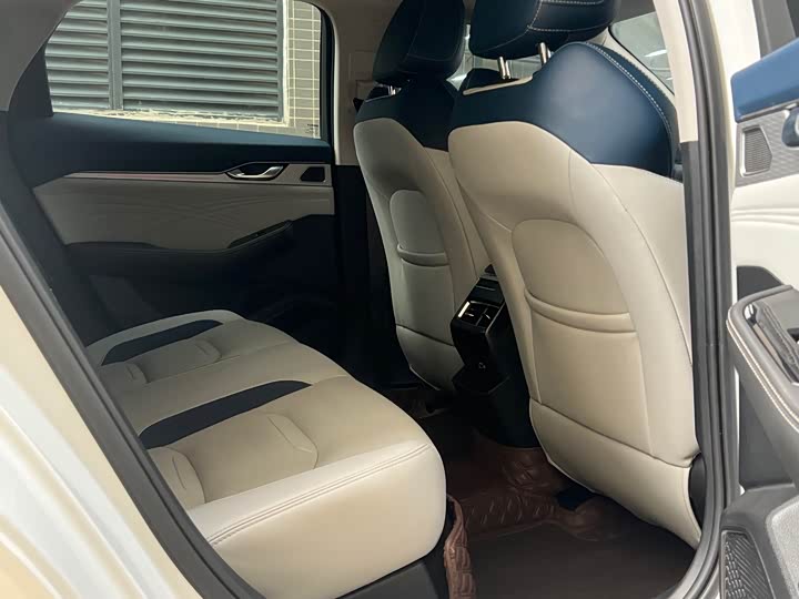 Фото 12 - Geely Preface