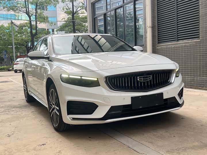 Фото 2 - Geely Preface