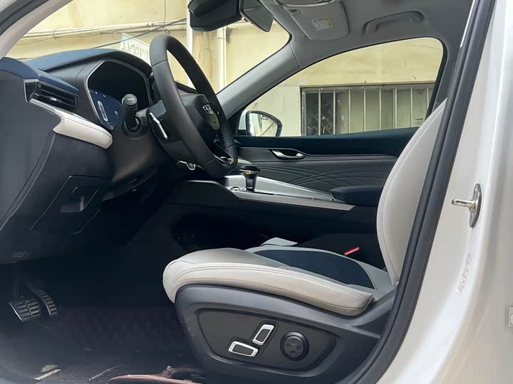 Фото 5 - Geely Preface