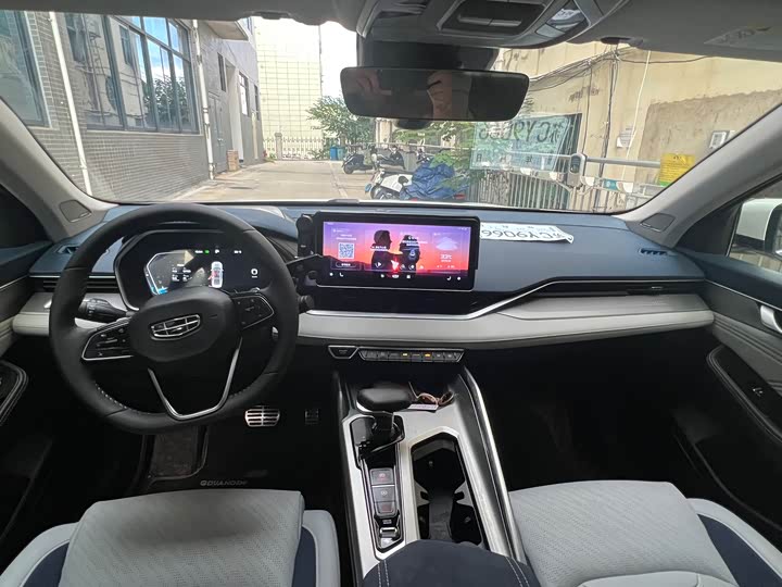 Фото 9 - Geely Preface